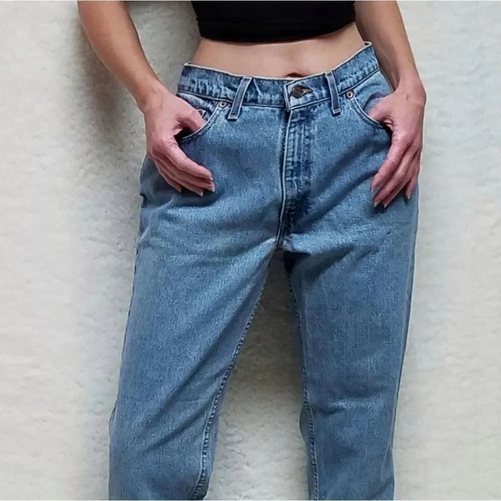 VINTAGE 1998 Levi's Relaxed Fit Tapered Leg Stone Wash High Rise Mom Jeans